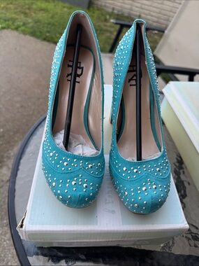Teal Studded Women’s Pumps six 6